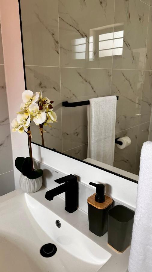 Stylish Executive Apartment With Power Backup Johannesburgo Exterior foto